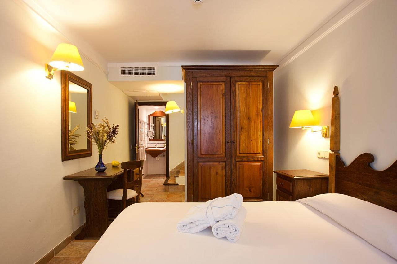 Hotel Cala Sant Vicenc - Adults Only Cala de Sant Vicenc Exterior foto